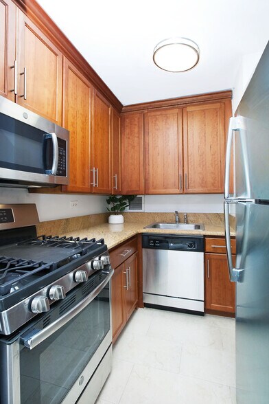 Building Photo - 330 E 38th St