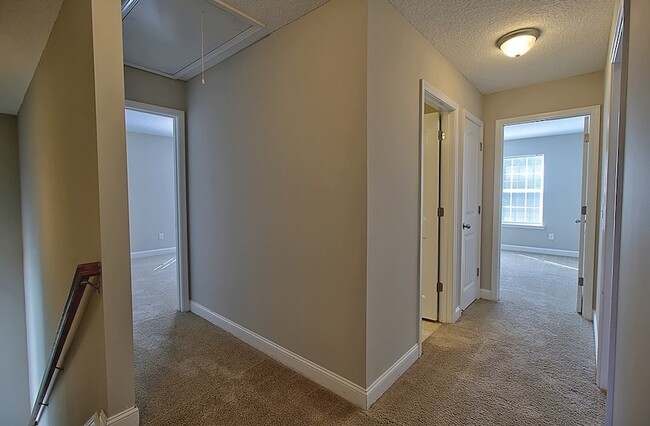 Building Photo - 771 Live Oak Church Rd