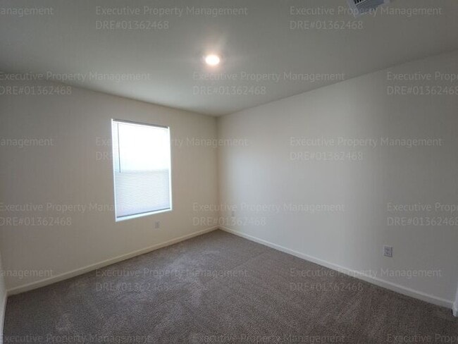 Building Photo - Newly constructed 4 bedroom/ 3 bathroom co...