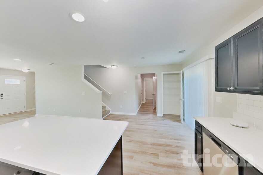 Building Photo - 1845 Belle Arbor Dr