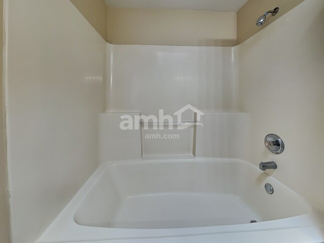 Building Photo - 204 Brink Dr
