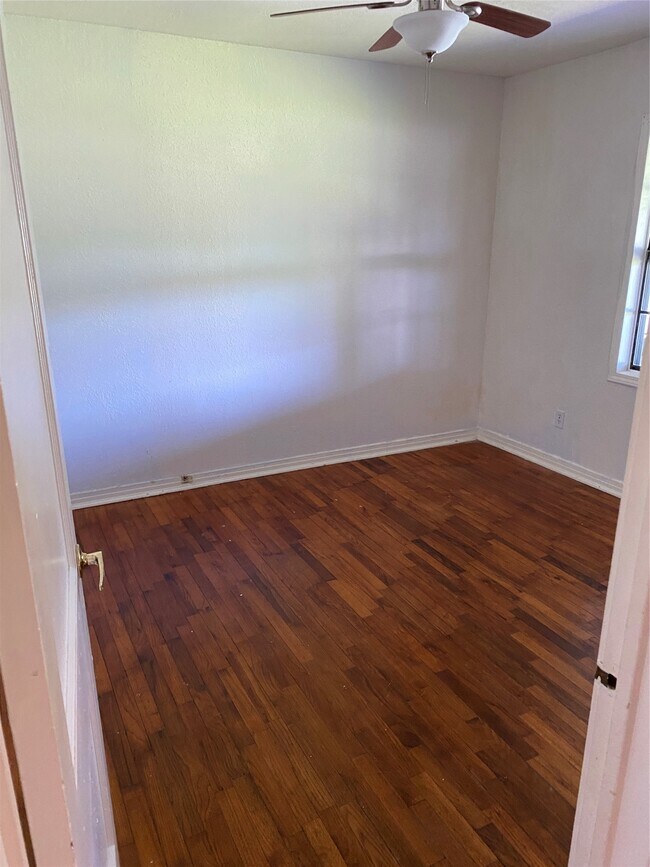 Building Photo - 1802 N Avenue Q