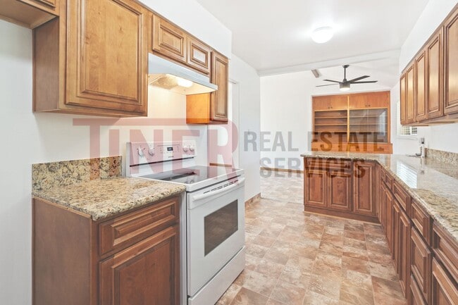 Building Photo - 3413 Windsor Dr