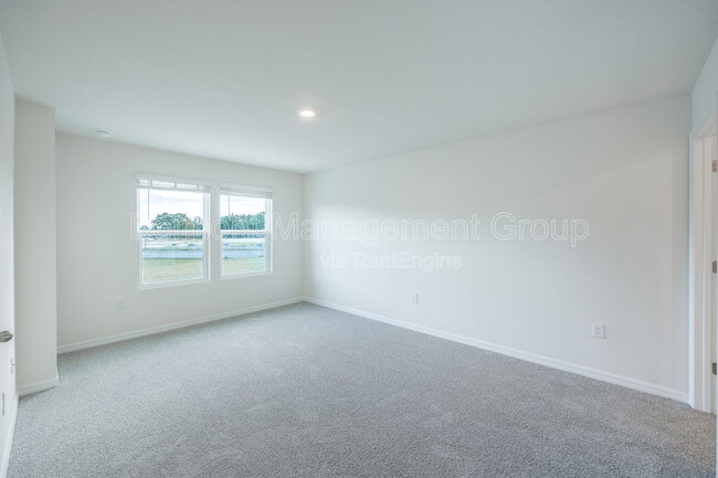 Building Photo - 8250 SW 67th Ave