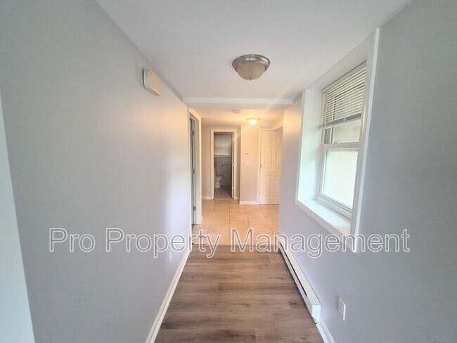 Building Photo - 14 Edgewood Rd