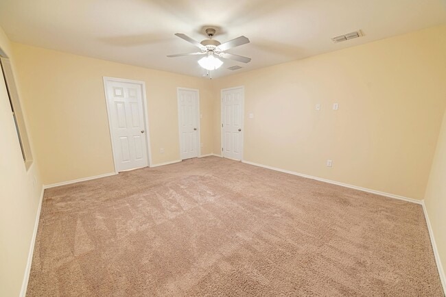 Building Photo - 3305 Charolais Dr