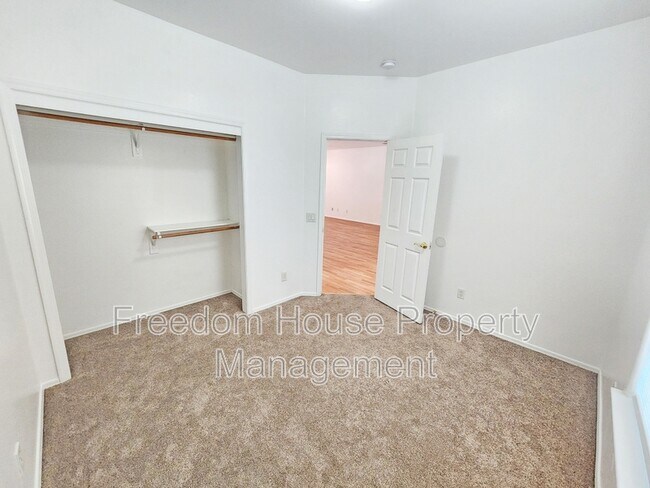 Building Photo - 530 Bourbon St