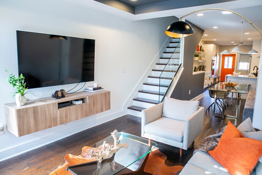 Building Photo - 524 E Fort Ave