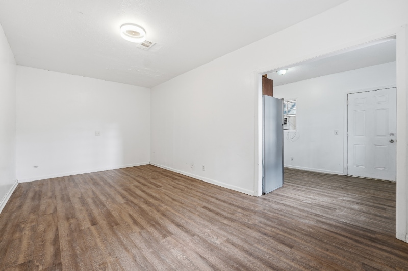 Building Photo - 1071-1073 Laurel Ln NW