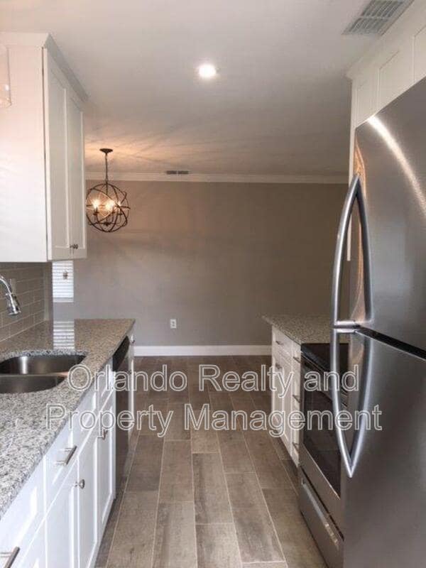 Building Photo - 2111 Biscayne Dr