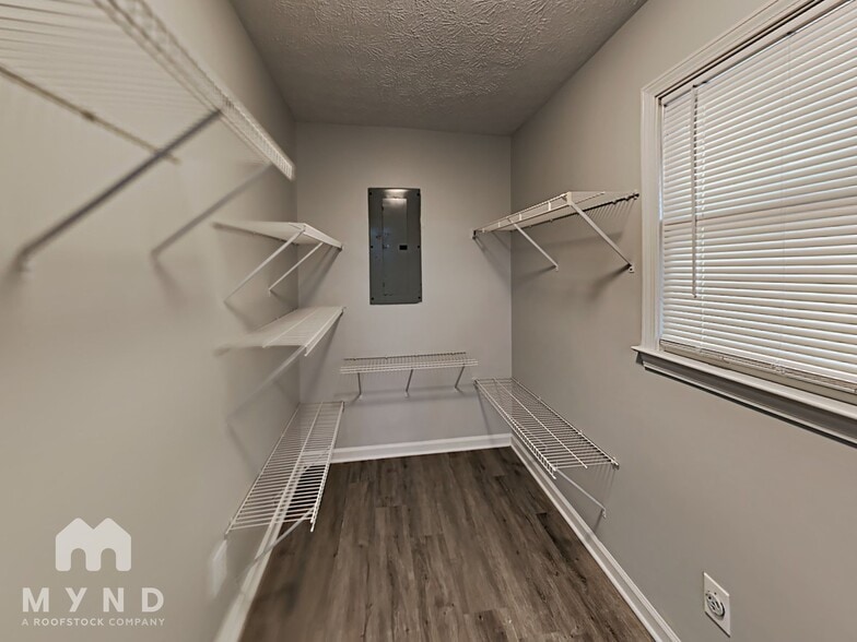 Building Photo - 100 Clifton Dr