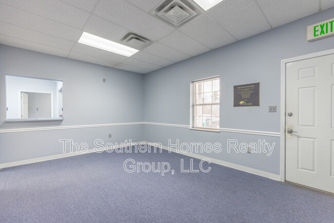 Building Photo - 305 Grady Rd