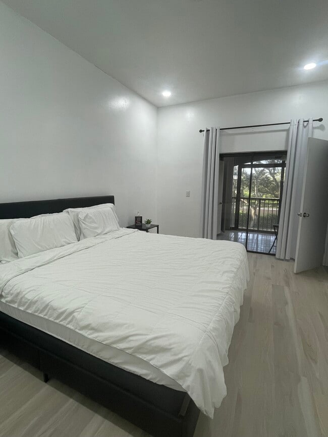 Building Photo - 11998 NW 11th St