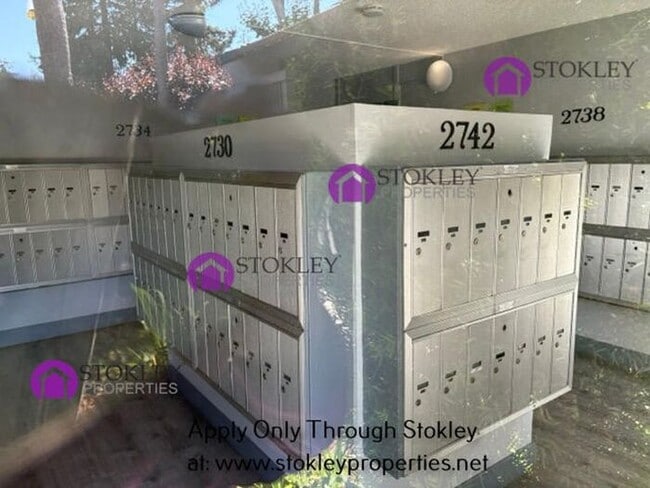 Building Photo - 2730 Oak Rd