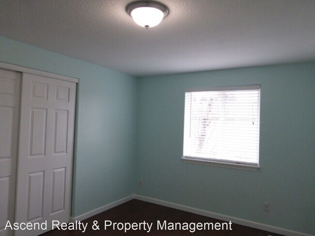 Building Photo - 4 br, 2.5 bath House - 18860 SW Christophe...