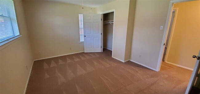Building Photo - 616 Cambridge Dr