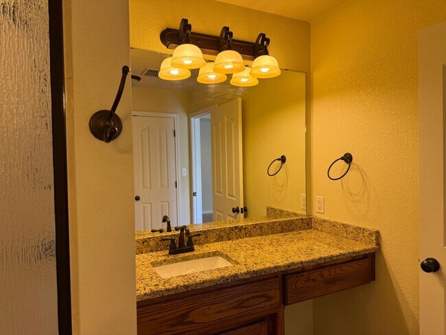 Building Photo - 3-Bedroom House for Rent in Killeen