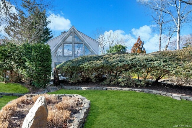 Building Photo - 25 Miami Ave