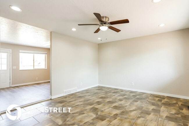 Building Photo - 5161 Xanadu St