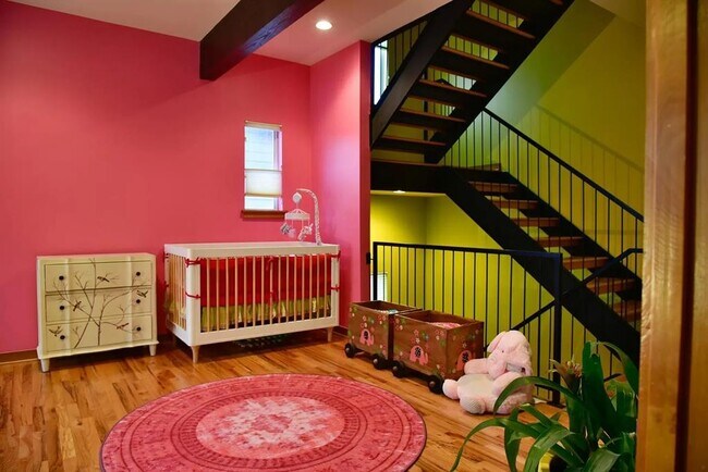 Building Photo - 2303 Whitney St