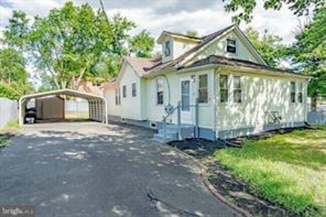 Primary Photo - 3 Gilbert St