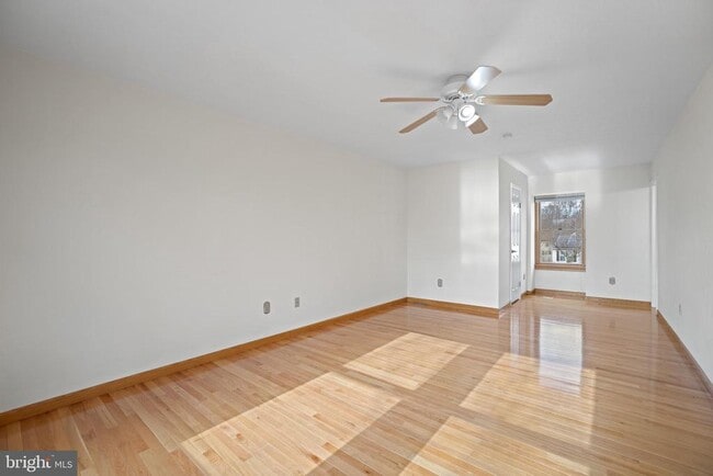 Building Photo - 8669 Concord Dr