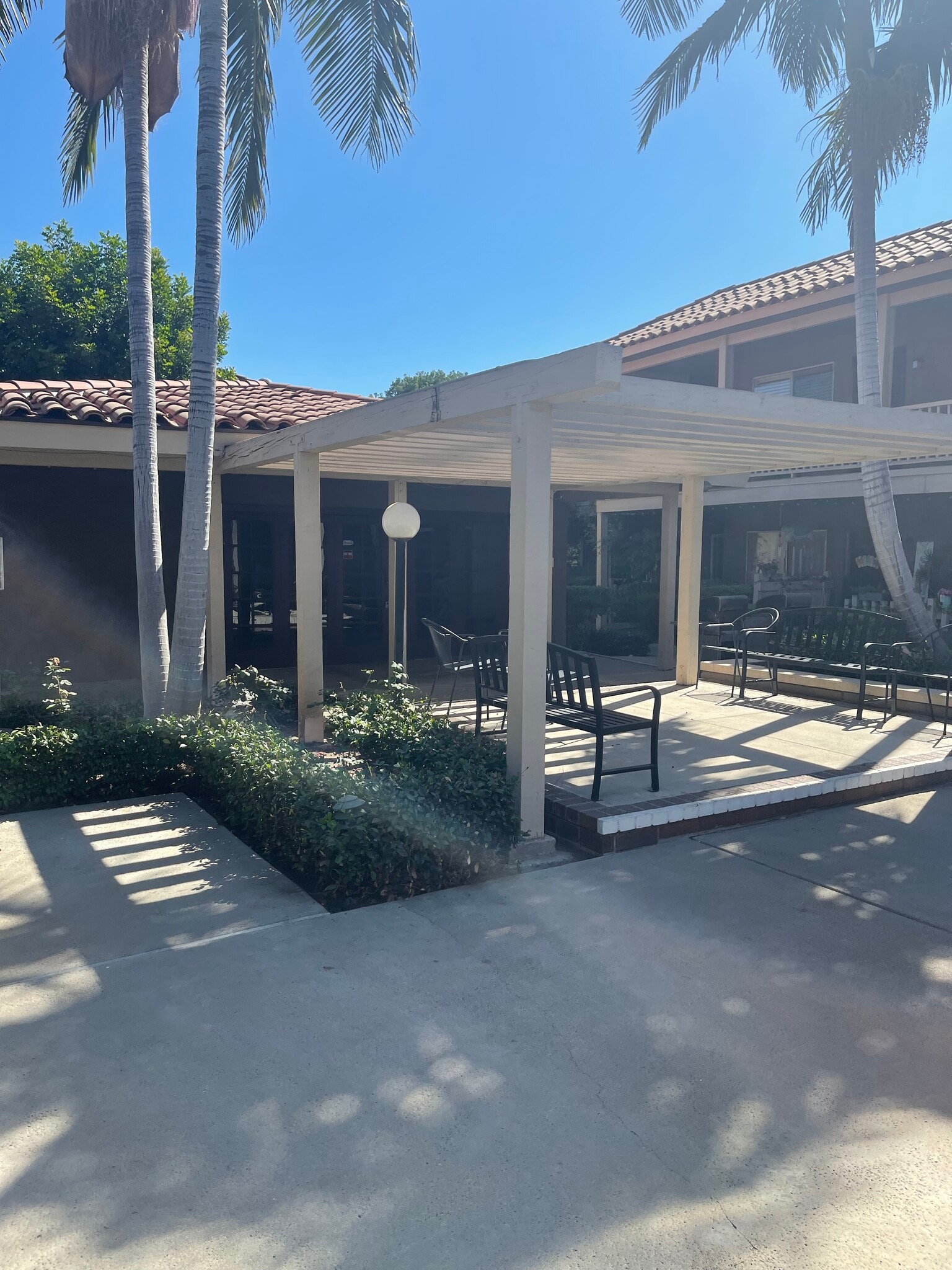 Building Photo - 555 S La Veta Park Cir