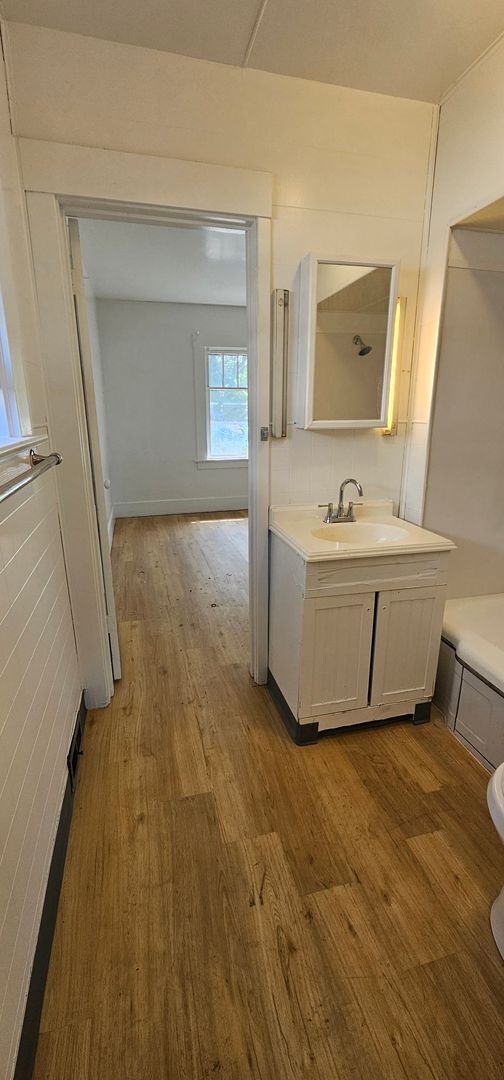 Building Photo - Charming Victorian Square Home – 4 Bed / 1 Bath – $2,075/Month