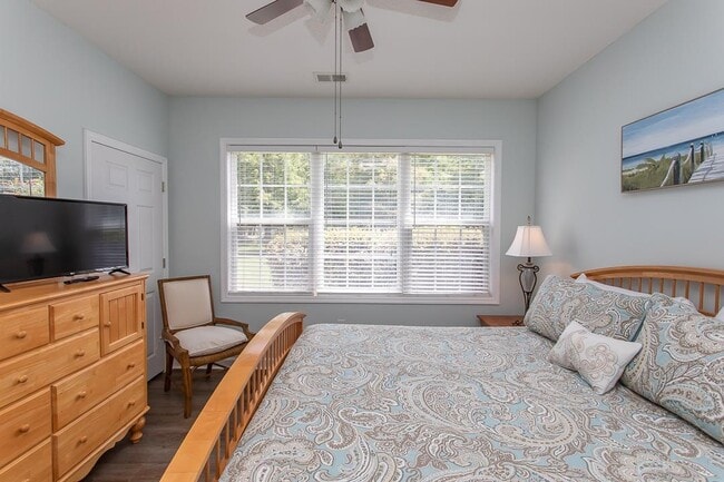 Building Photo - 5801 Oyster Catcher Dr