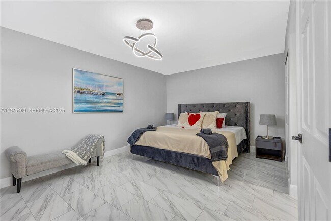 Building Photo - 6600 NE 20th Way