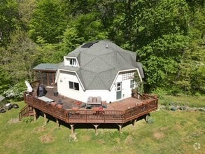 Building Photo - One-of-a-Kind 4 BR Retreat on Nearly 13 Pr...