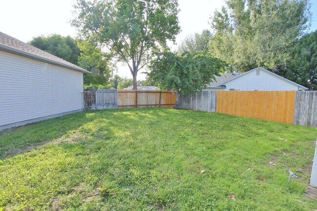 Building Photo - 604 Smith Ct