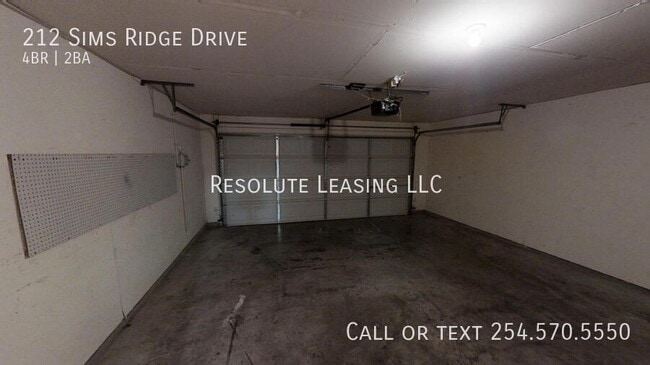 Building Photo - 212 Sims Ridge Dr