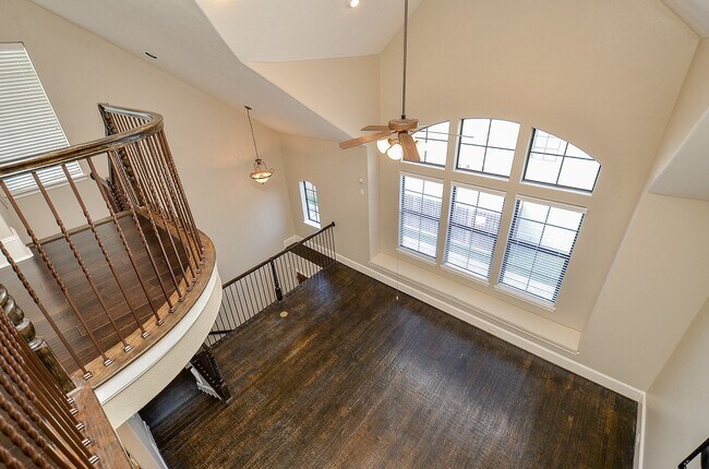 Building Photo - 1307 Studer St