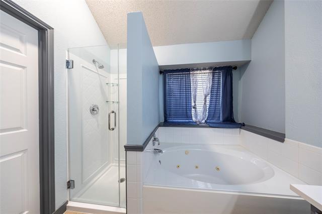 Building Photo - 10403 Joy Dr