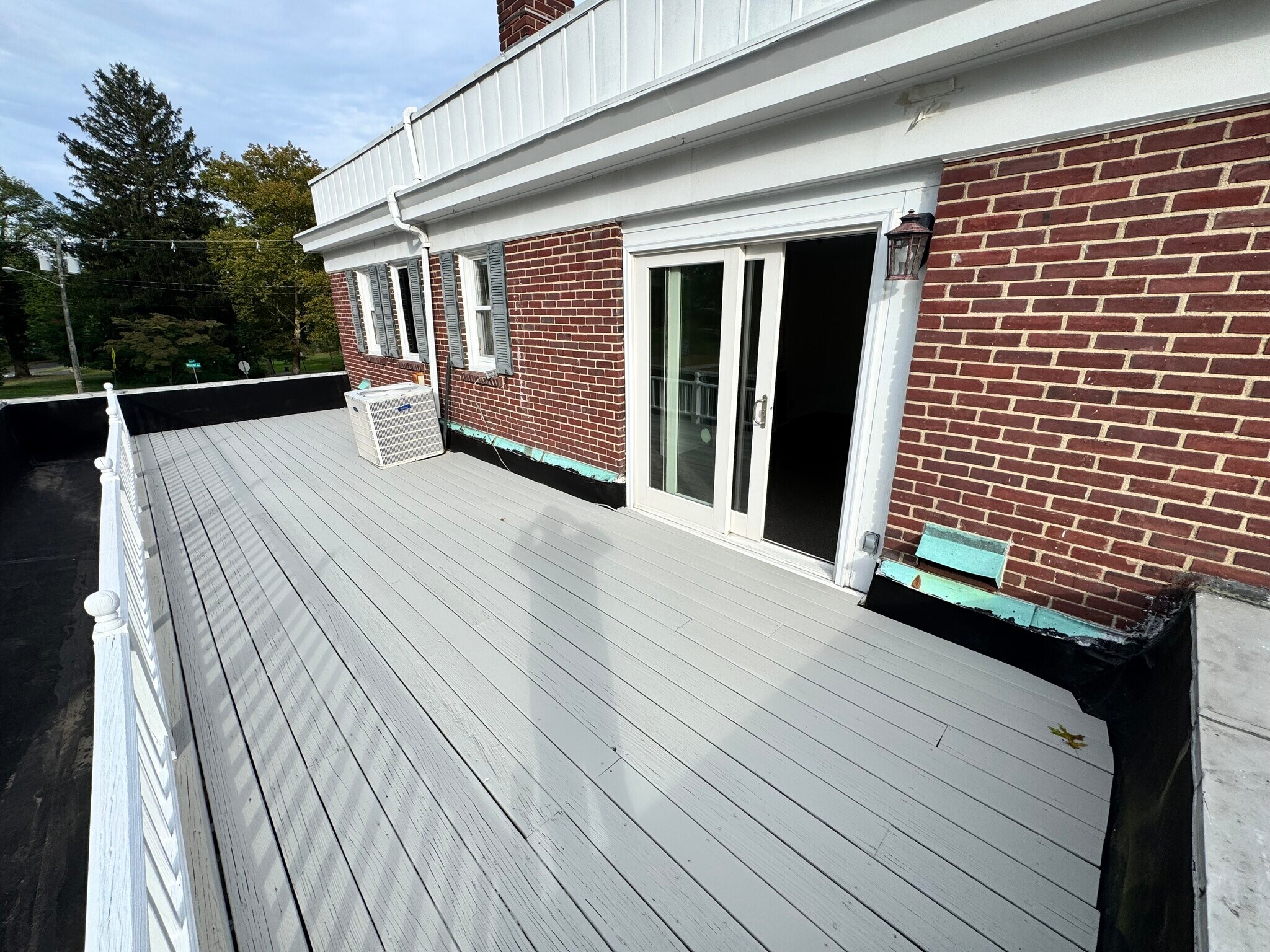 Deck/Patio - 203 Lawrence Ave