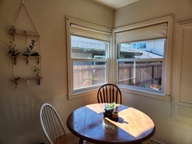 Building Photo - 243 Darwin St