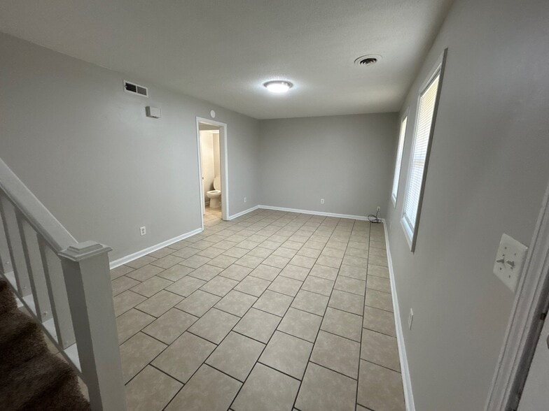 Building Photo - 37 Brianfield Dr