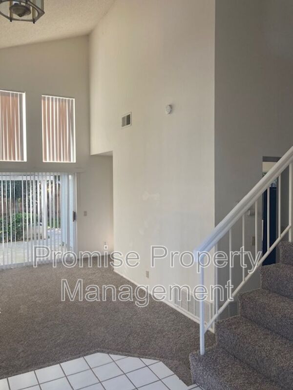 Building Photo - 1744 Calle Platico