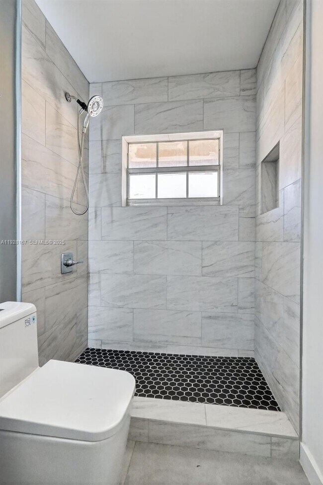 Building Photo - 708 SW 10th St