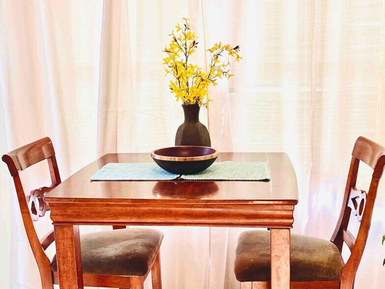 Breakfast table off the kitchen - 621 W 43rd St