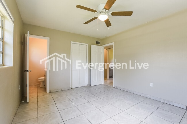 Building Photo - 4503 Drexel Ave