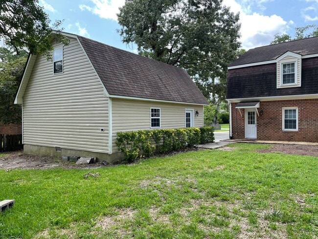 Building Photo - 103 Gangplank Rd