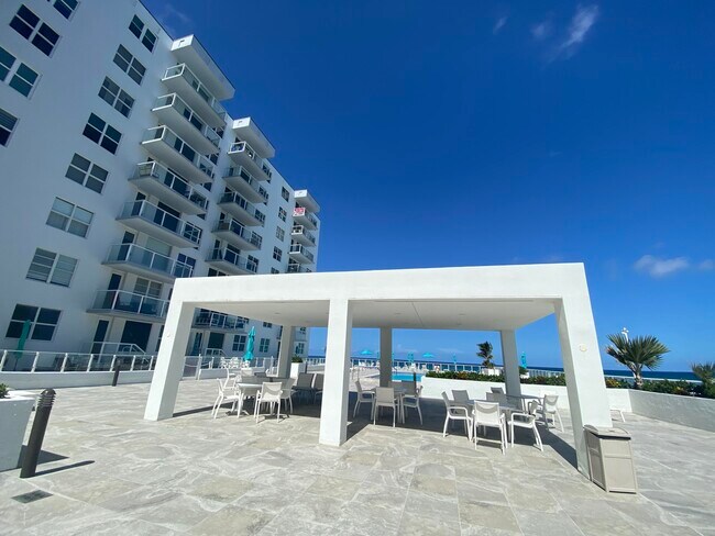 Building Photo - 3450 S Ocean Blvd