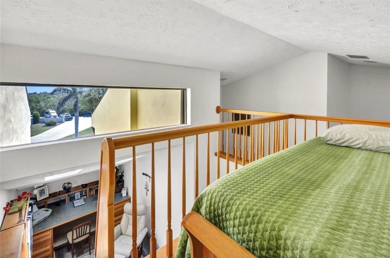 Building Photo - 25188 Marion Ave