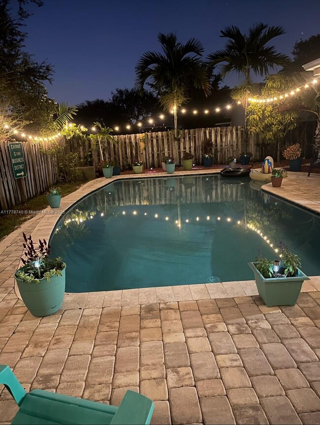 Building Photo - Southwest 104th Avenue, Cooper City, FL 33...