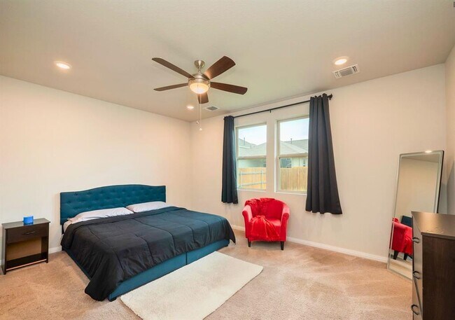 Primary Photo - 111 Lyrebird Ln