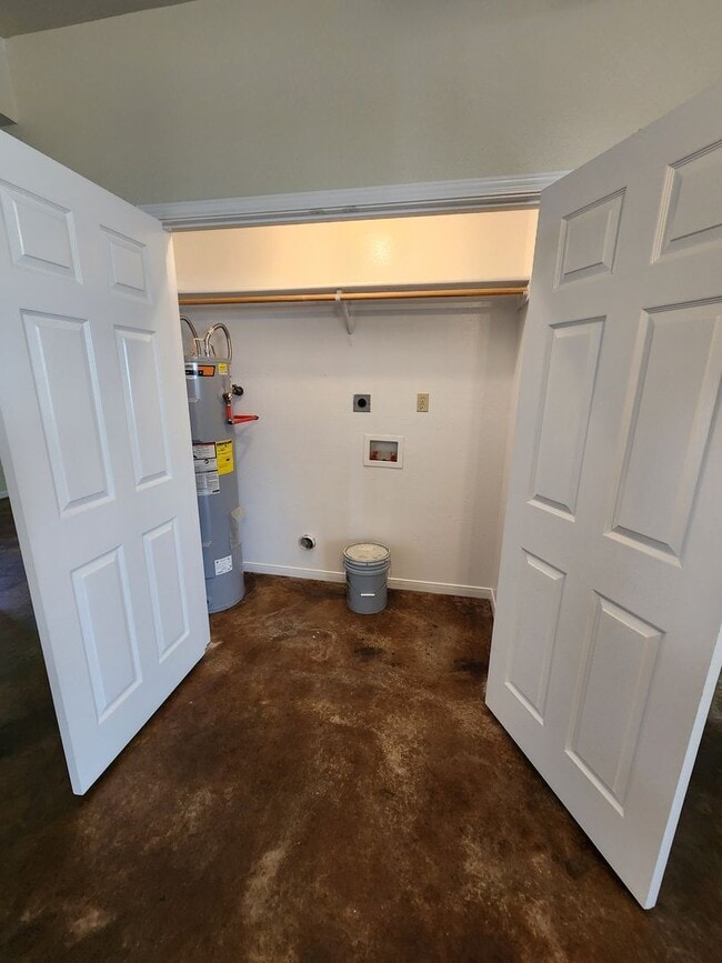 Building Photo - 811 E Ave I