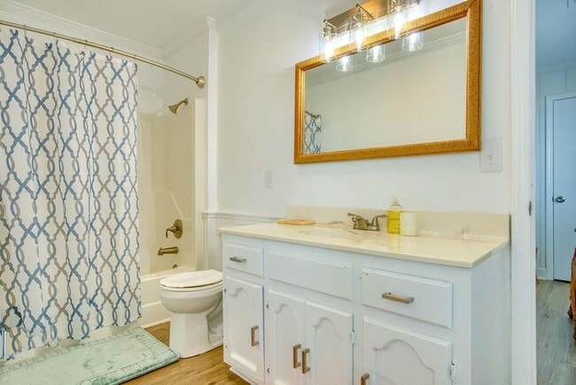 Building Photo - OCEANFRONT FURNISHED OFF-SEASON MONTHLY RE...