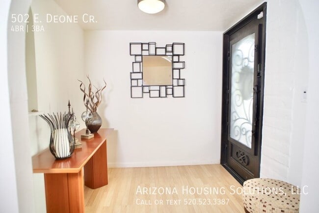 Building Photo - 502 E Deone Ln